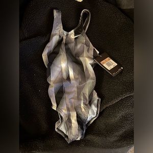 Nike performance competition swimsuit size 20 / girls size 5